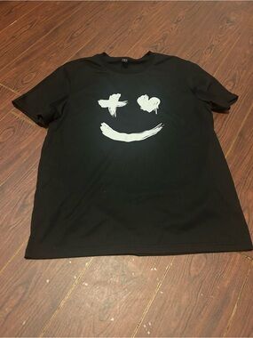 Black Graphic Smile Tee